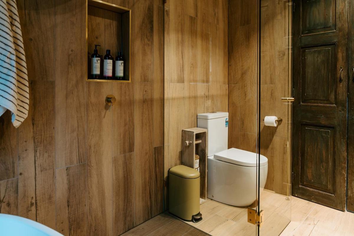 The Temple - Country Farm Retreat Villa Launching Place Eksteriør bilde