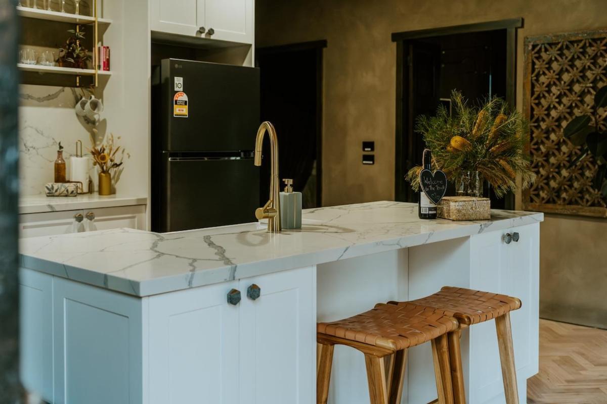 The Temple - Country Farm Retreat Villa Launching Place Eksteriør bilde