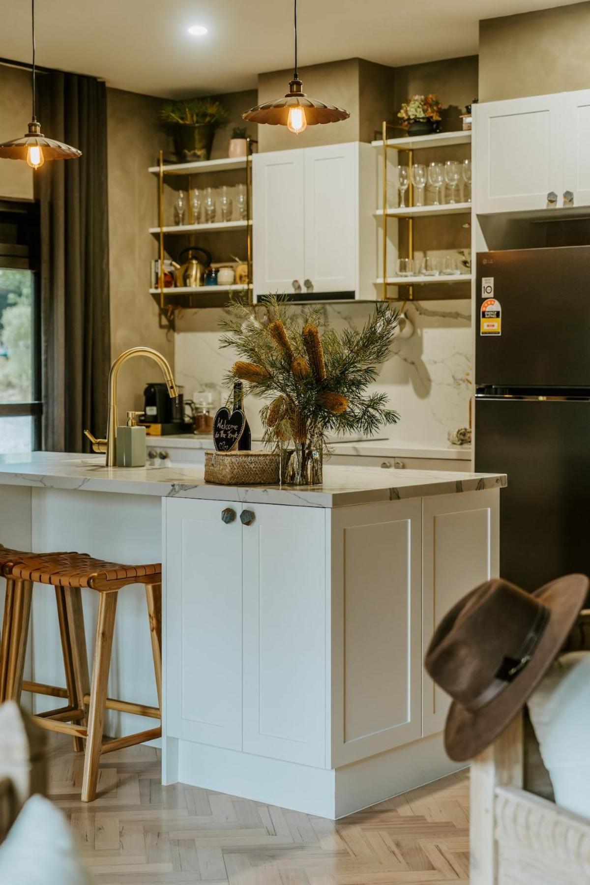 The Temple - Country Farm Retreat Villa Launching Place Eksteriør bilde